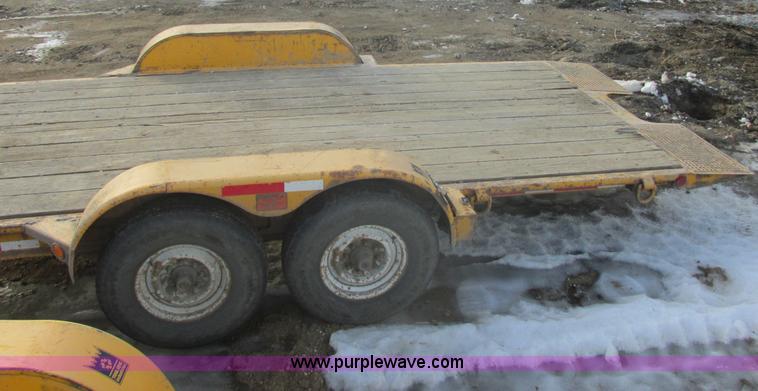 image for item E5266 2003 Trail King TKT-120 tandem axle equipment trailer