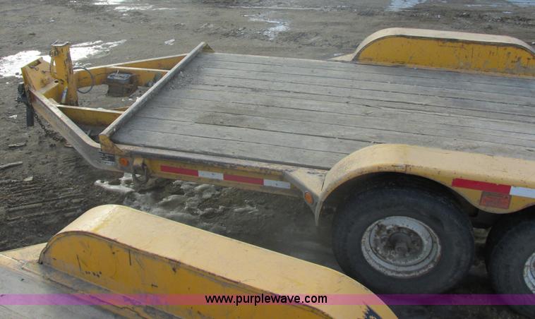 image for item E5266 2003 Trail King TKT-120 tandem axle equipment trailer