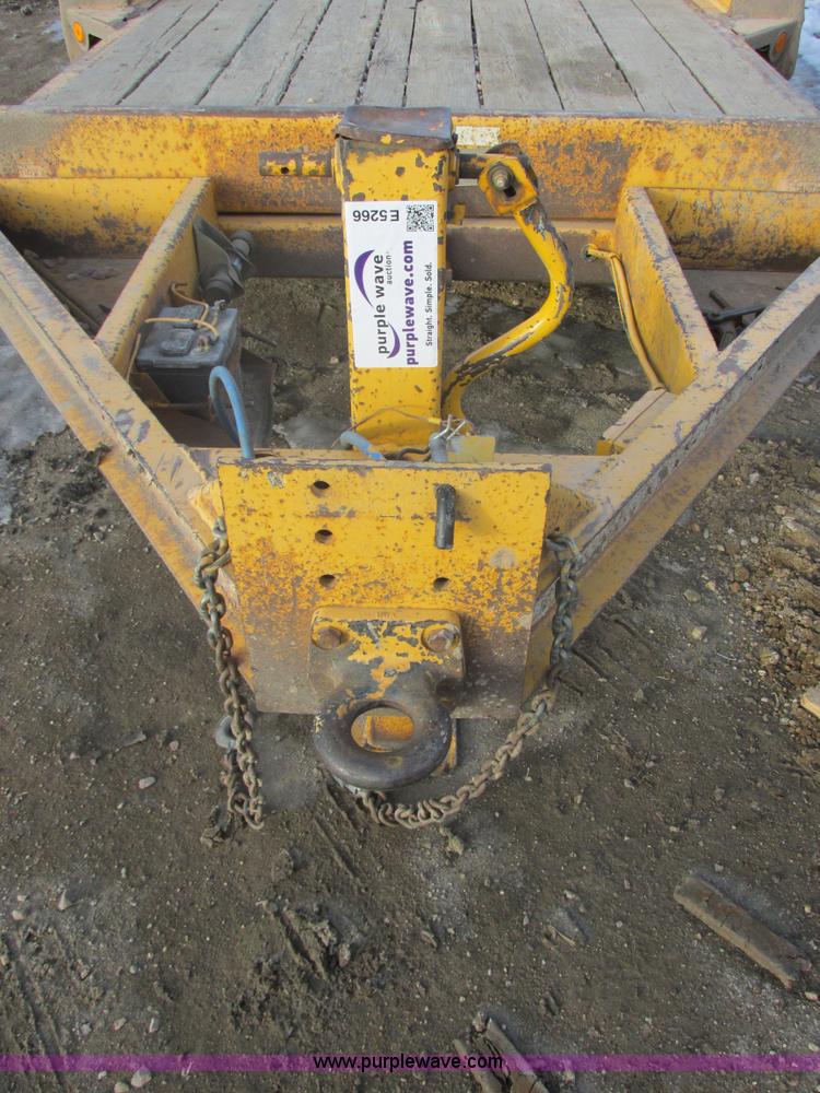 image for item E5266 2003 Trail King TKT-120 tandem axle equipment trailer