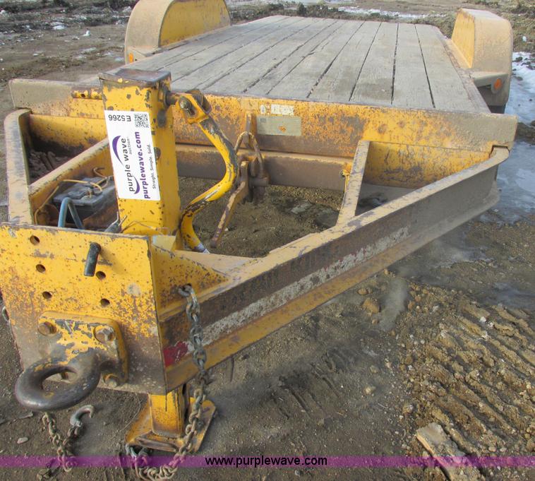 image for item E5266 2003 Trail King TKT-120 tandem axle equipment trailer