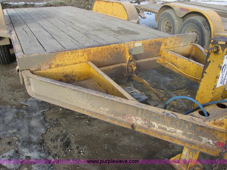 image for item E5266 2003 Trail King TKT-120 tandem axle equipment trailer