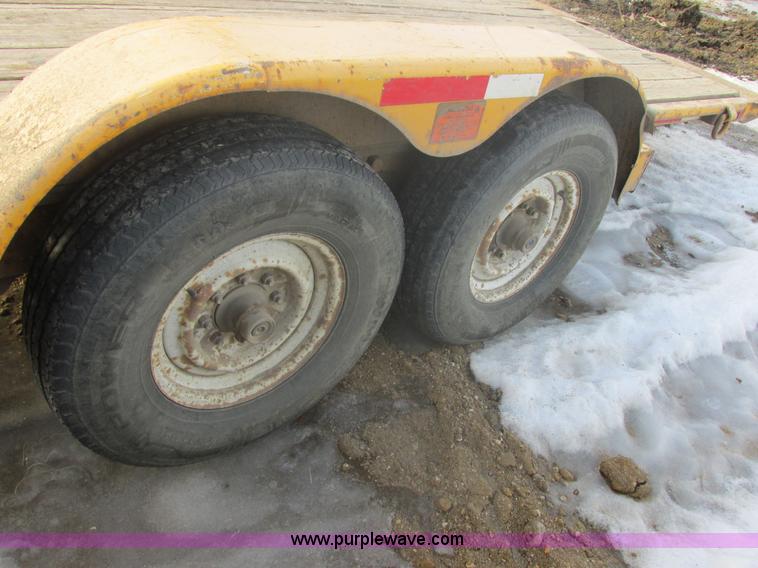 image for item E5266 2003 Trail King TKT-120 tandem axle equipment trailer