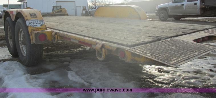 image for item E5266 2003 Trail King TKT-120 tandem axle equipment trailer