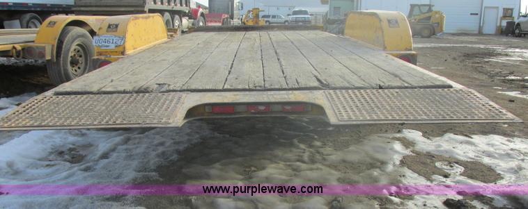 image for item E5266 2003 Trail King TKT-120 tandem axle equipment trailer