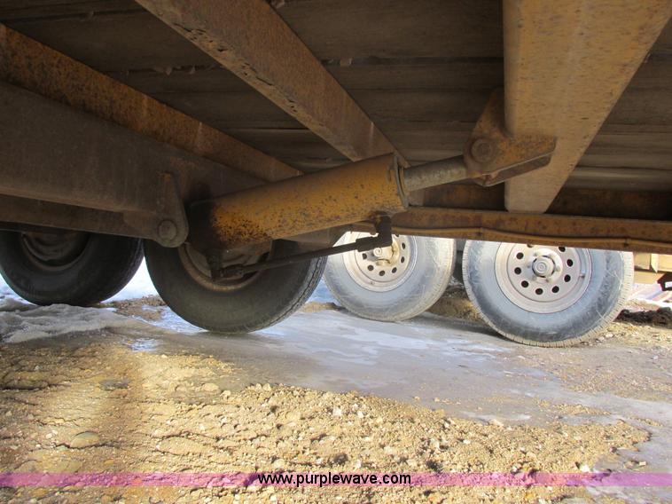 image for item E5266 2003 Trail King TKT-120 tandem axle equipment trailer