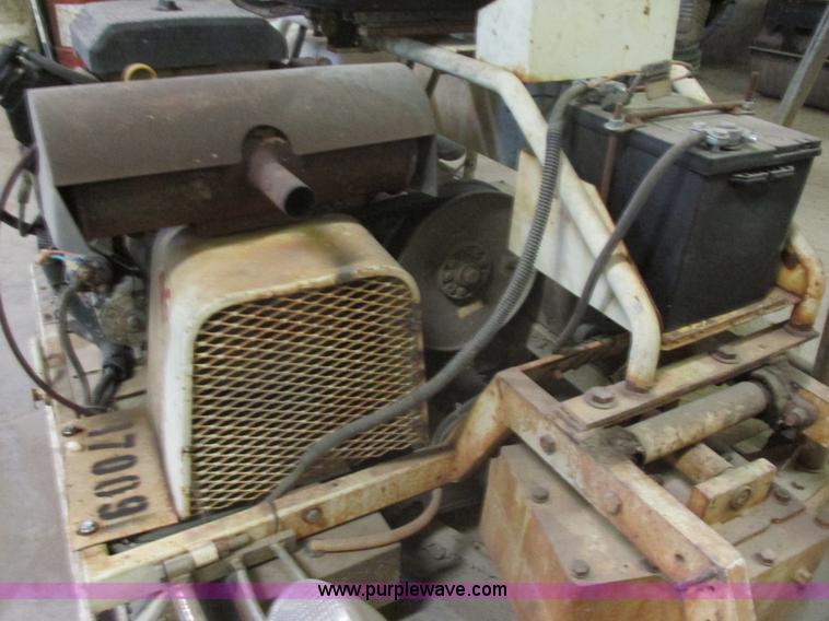 image for item E5268 Terex-Bartell TS96 ride-on concrete trowel