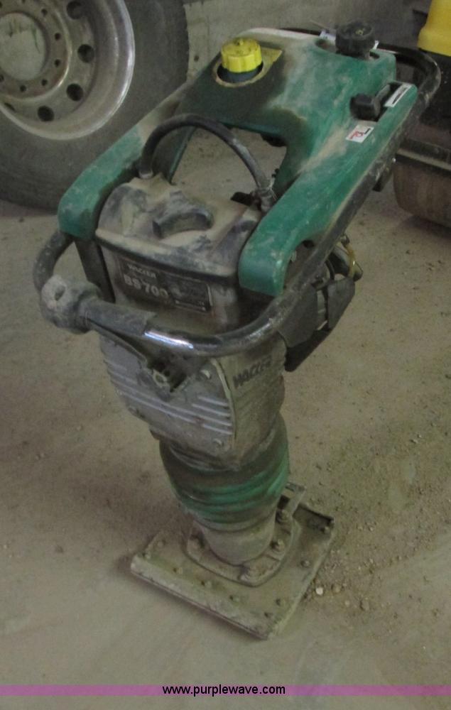 image for item E5269 2003 Wacker BS7D0 plate compactor