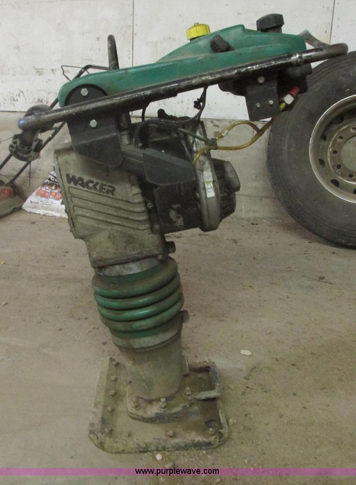 image for item E5269 2003 Wacker BS7D0 plate compactor