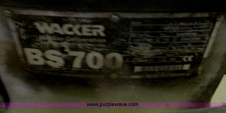 image for item E5269 2003 Wacker BS7D0 plate compactor