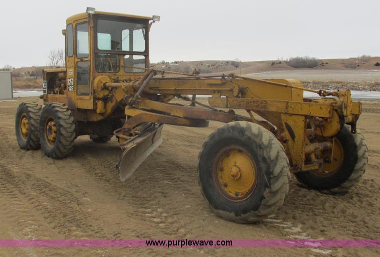 image for item E5270 1966 Caterpillar 12E motor grader