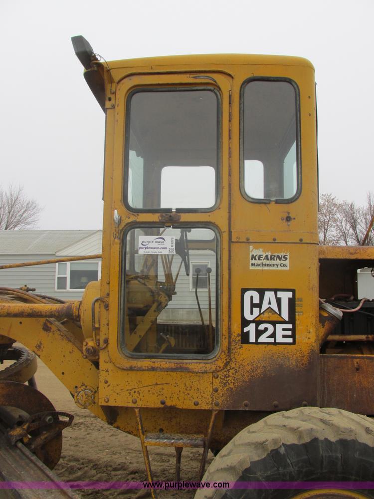 image for item E5270 1966 Caterpillar 12E motor grader