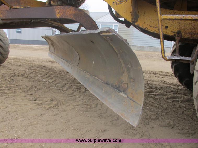 image for item E5270 1966 Caterpillar 12E motor grader