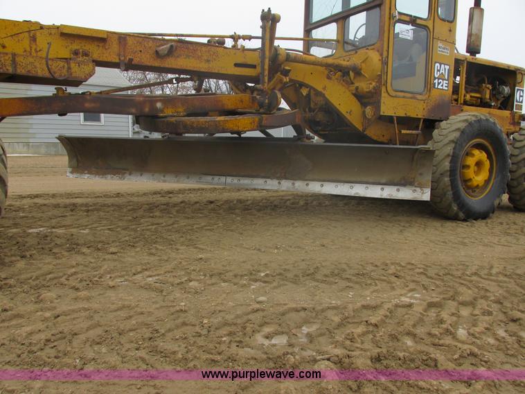 image for item E5270 1966 Caterpillar 12E motor grader