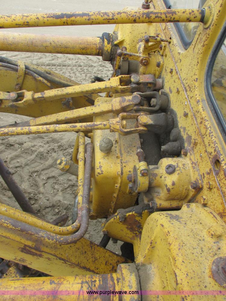 image for item E5270 1966 Caterpillar 12E motor grader