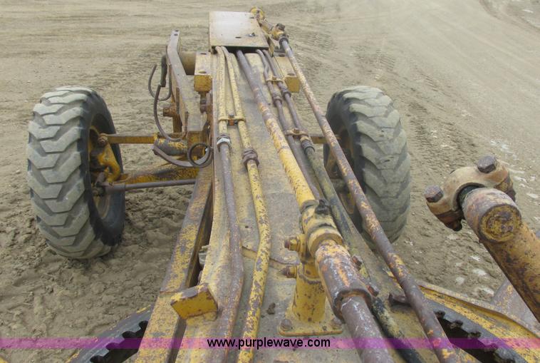 image for item E5270 1966 Caterpillar 12E motor grader