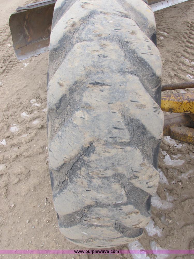 image for item E5270 1966 Caterpillar 12E motor grader