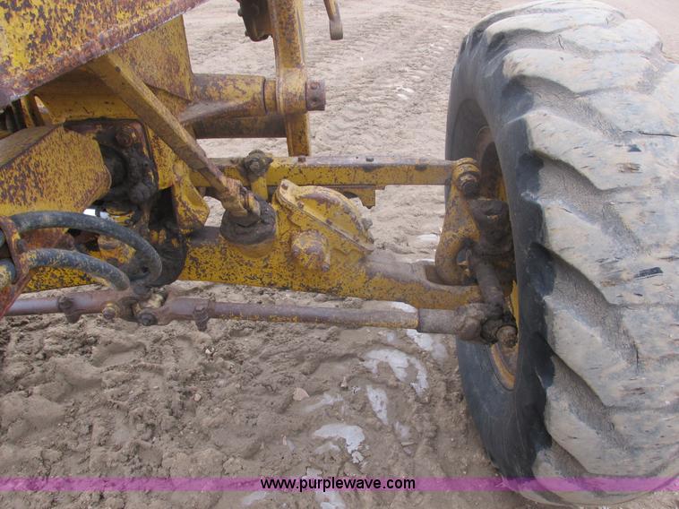 image for item E5270 1966 Caterpillar 12E motor grader