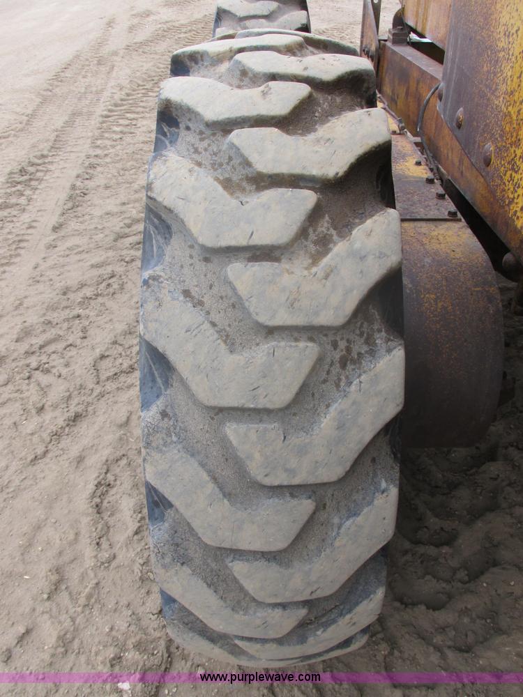 image for item E5270 1966 Caterpillar 12E motor grader