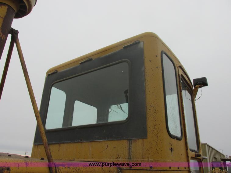 image for item E5270 1966 Caterpillar 12E motor grader