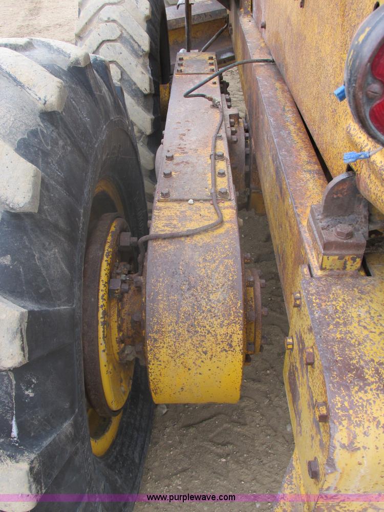 image for item E5270 1966 Caterpillar 12E motor grader