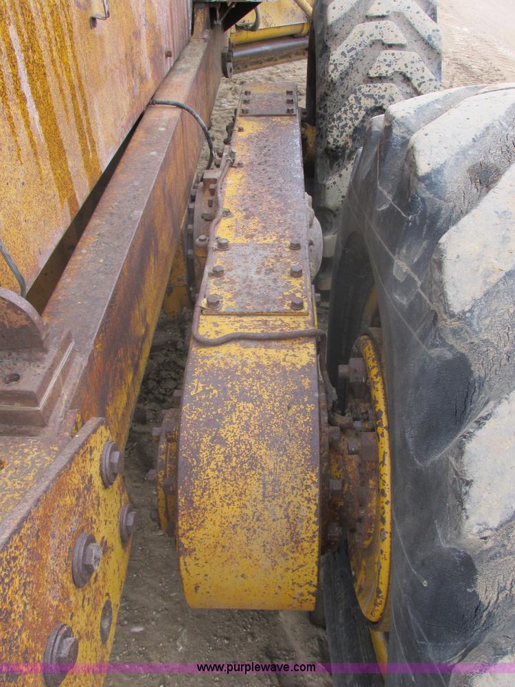 image for item E5270 1966 Caterpillar 12E motor grader