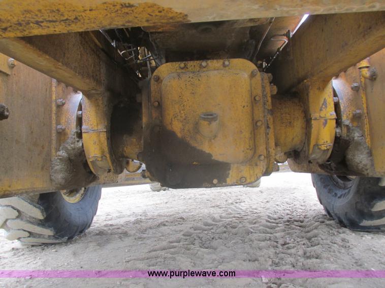 image for item E5270 1966 Caterpillar 12E motor grader