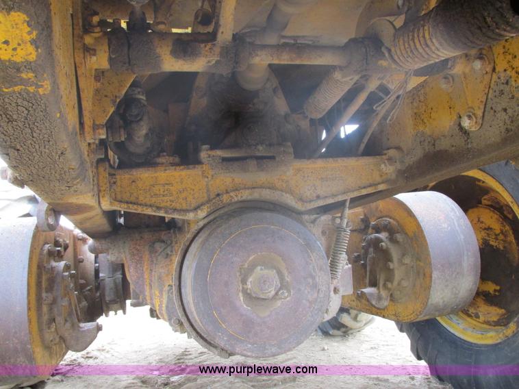 image for item E5270 1966 Caterpillar 12E motor grader