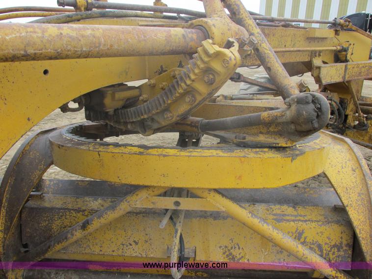 image for item E5270 1966 Caterpillar 12E motor grader