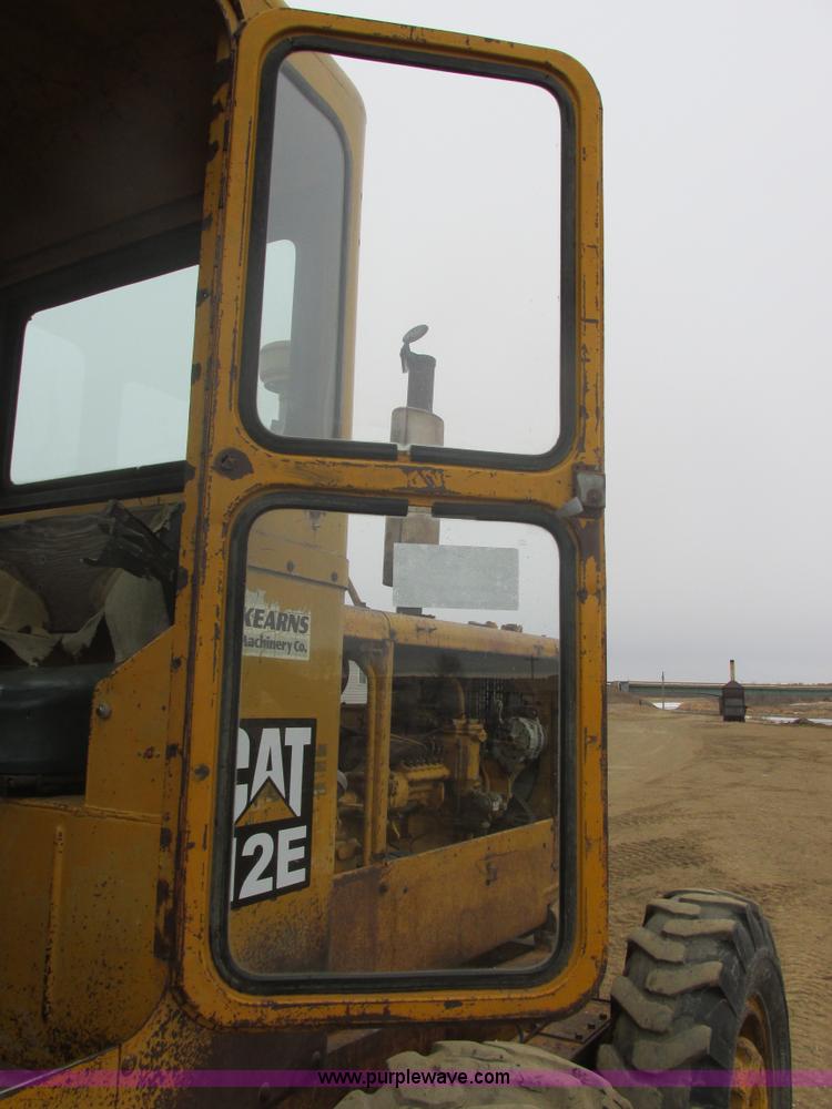 image for item E5270 1966 Caterpillar 12E motor grader