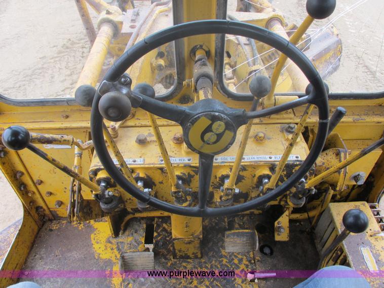image for item E5270 1966 Caterpillar 12E motor grader