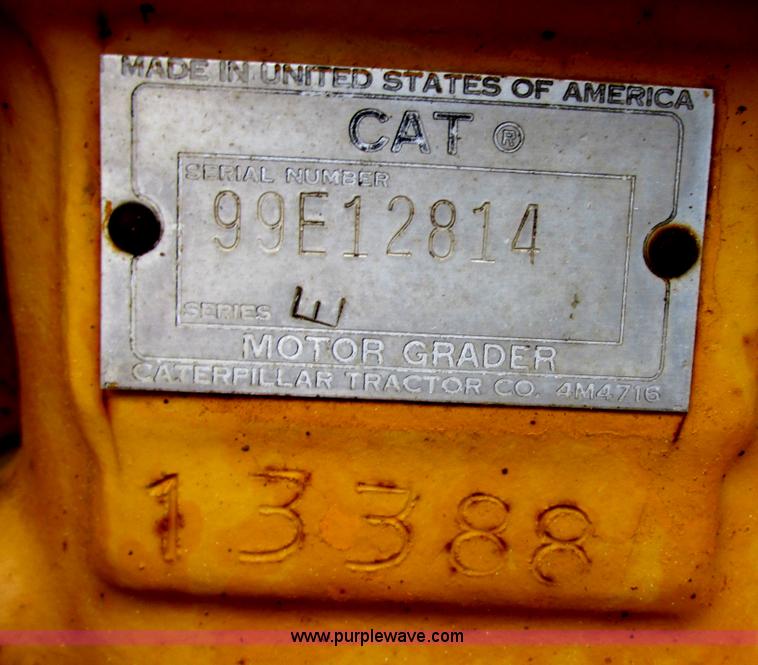 image for item E5270 1966 Caterpillar 12E motor grader