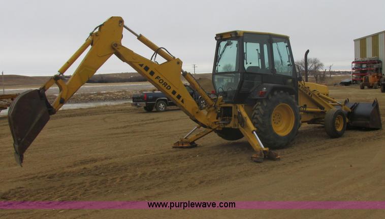 image for item E5272 Ford 555D backhoe