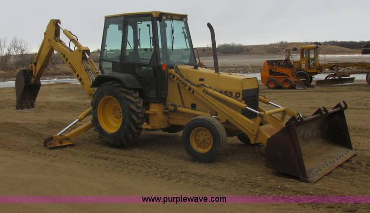 image for item E5272 Ford 555D backhoe