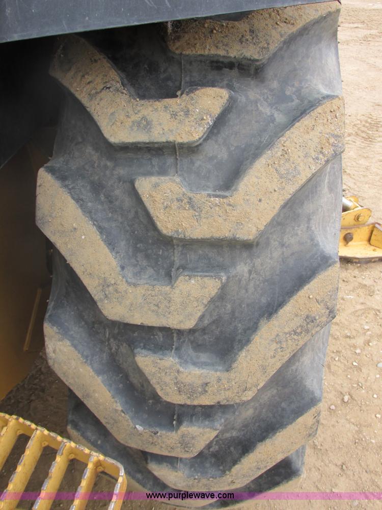 image for item E5272 Ford 555D backhoe