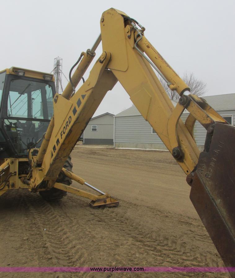 image for item E5272 Ford 555D backhoe