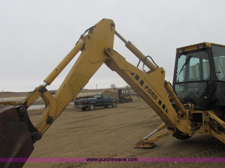 image for item E5272 Ford 555D backhoe