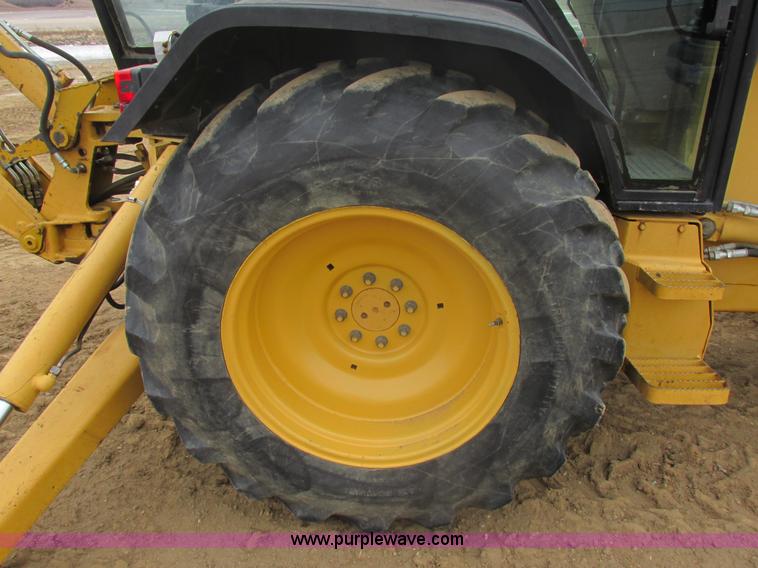 image for item E5272 Ford 555D backhoe