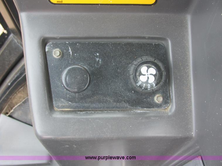 image for item E5272 Ford 555D backhoe