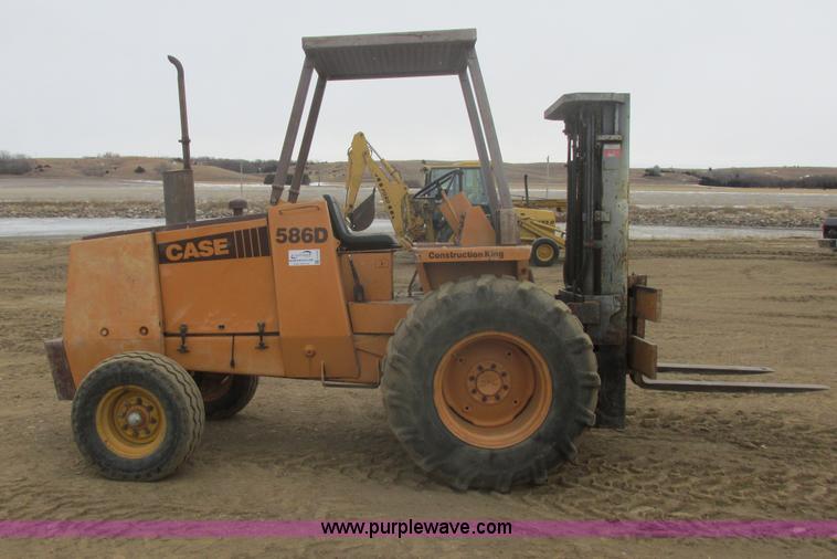 image for item E5273 1984 Case 586D forklift