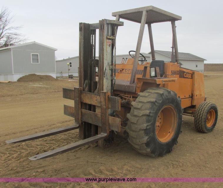 image for item E5273 1984 Case 586D forklift