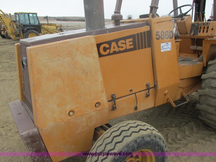 image for item E5273 1984 Case 586D forklift