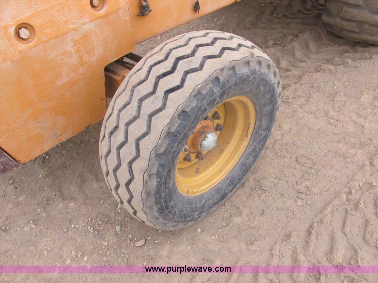 image for item E5273 1984 Case 586D forklift