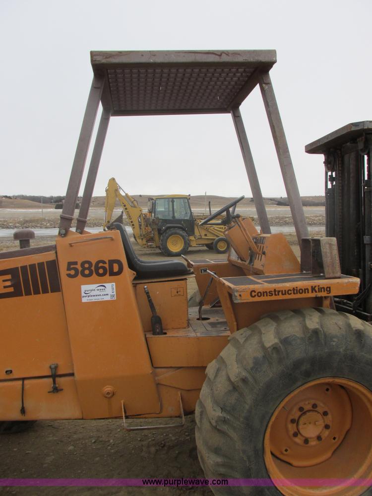 image for item E5273 1984 Case 586D forklift