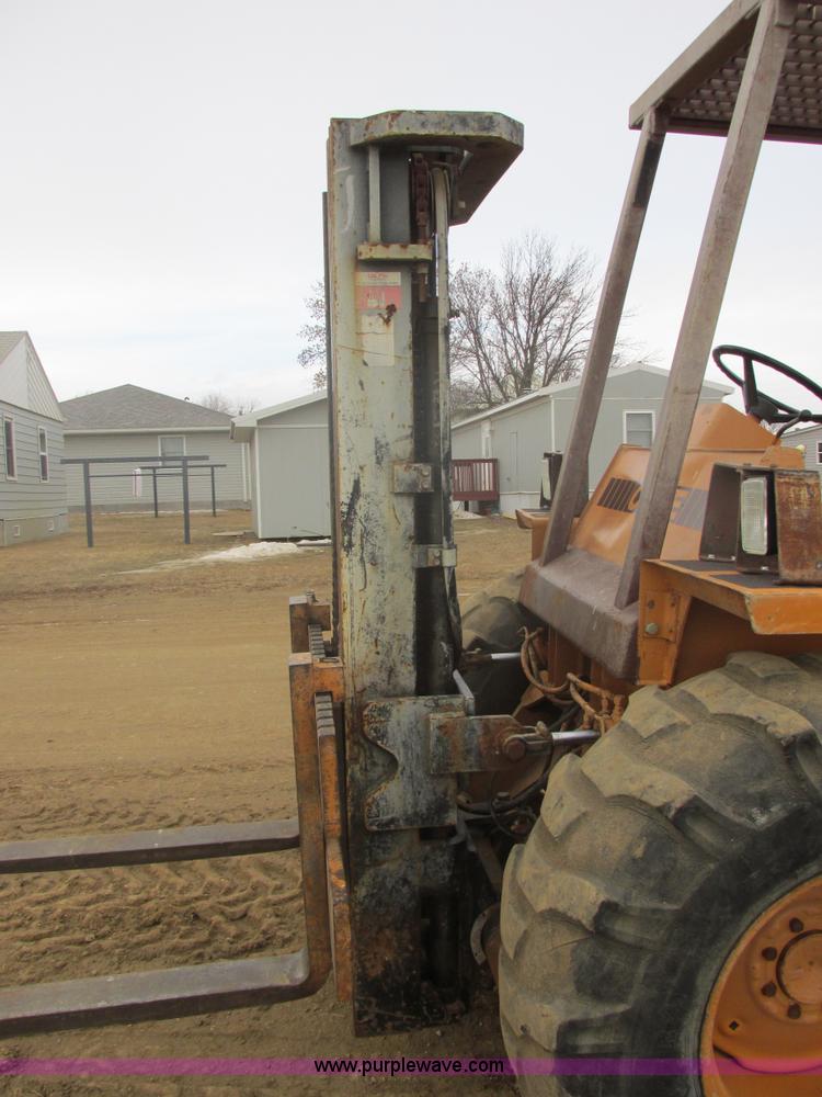 image for item E5273 1984 Case 586D forklift