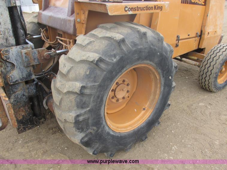 image for item E5273 1984 Case 586D forklift