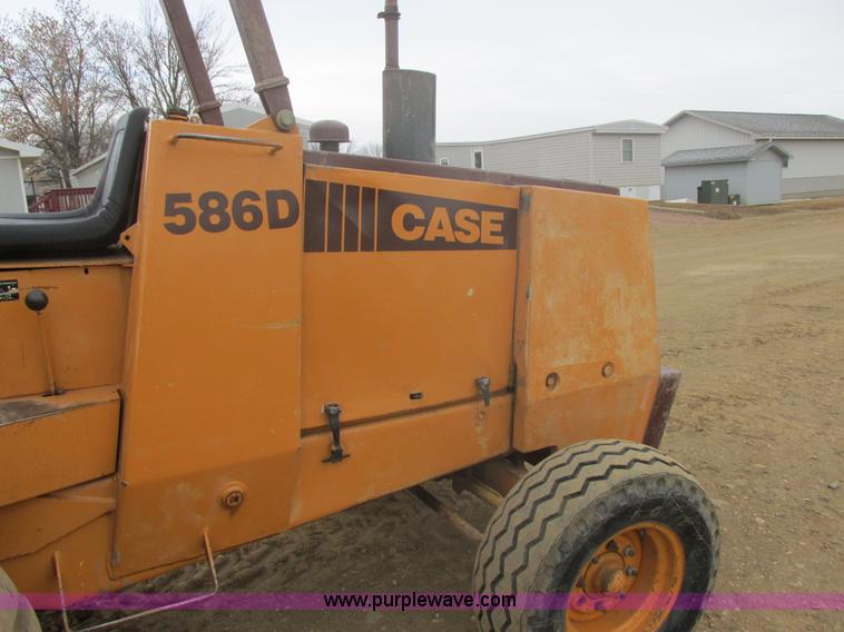 image for item E5273 1984 Case 586D forklift