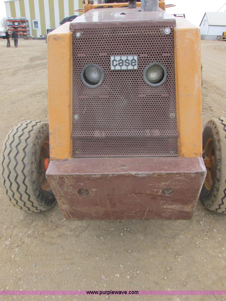 image for item E5273 1984 Case 586D forklift