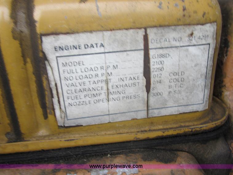 image for item E5273 1984 Case 586D forklift