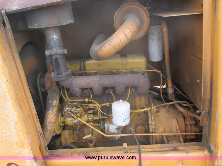 image for item E5273 1984 Case 586D forklift