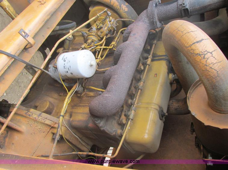 image for item E5273 1984 Case 586D forklift